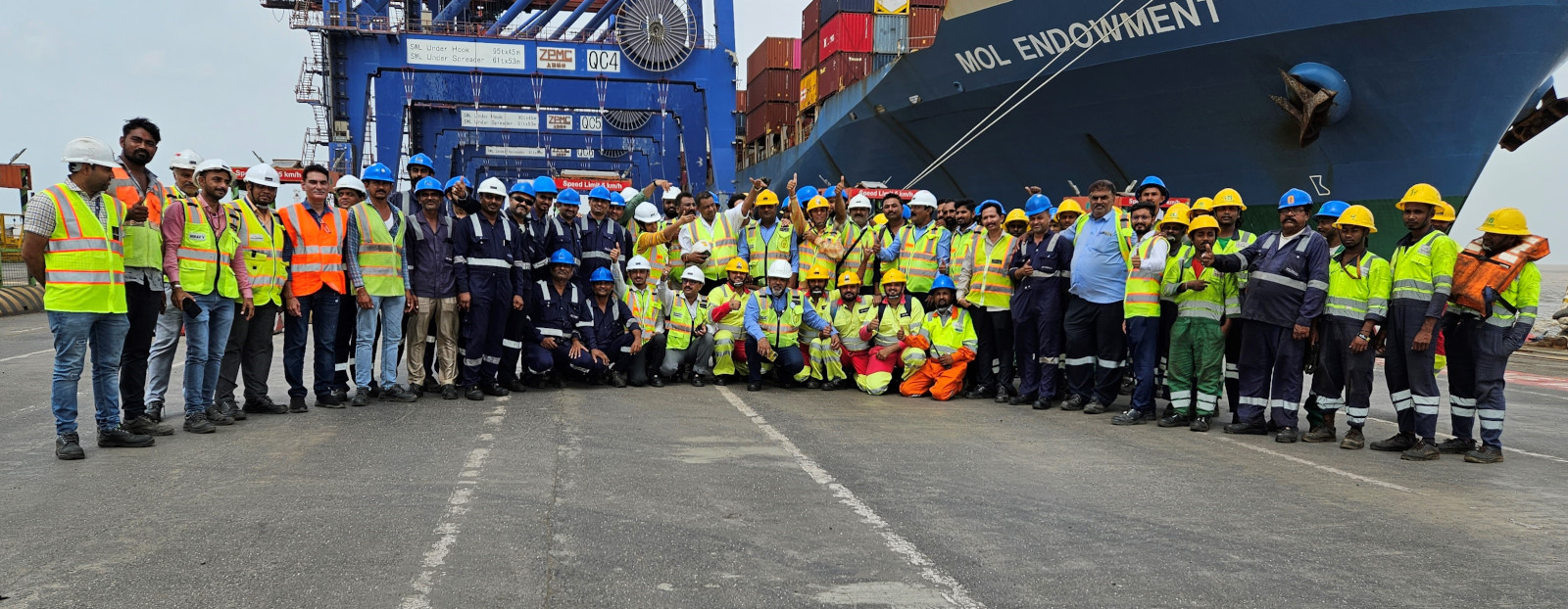 APM terminals Pipavav sets record: over 200 cargo movements per hour on single ship