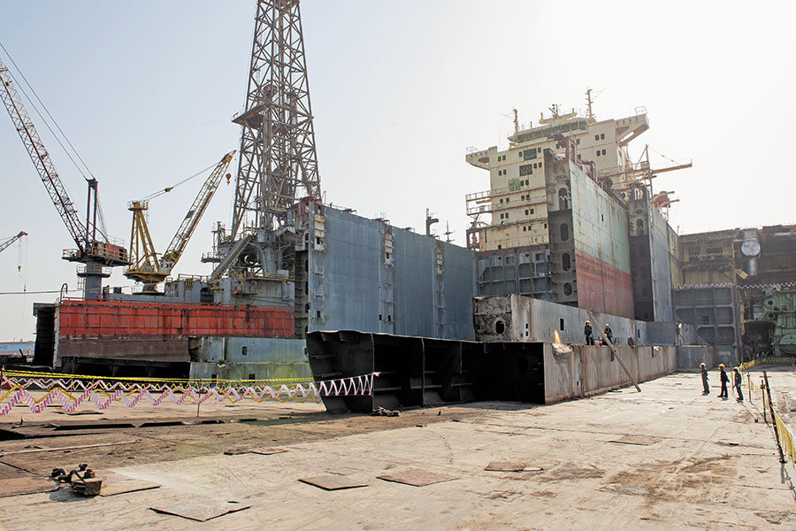 Alang ship recycling embraces cutting-edge technologies for sustainable practice