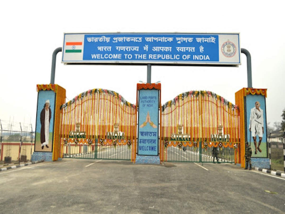 Customs authorities from India and Bangladesh talk about opening new land customs stations and easing port restrictions