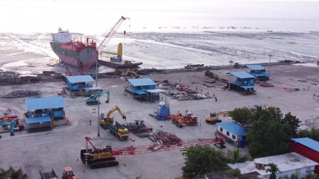 Bangladesh Embraces Modernization in Ship Recycling
