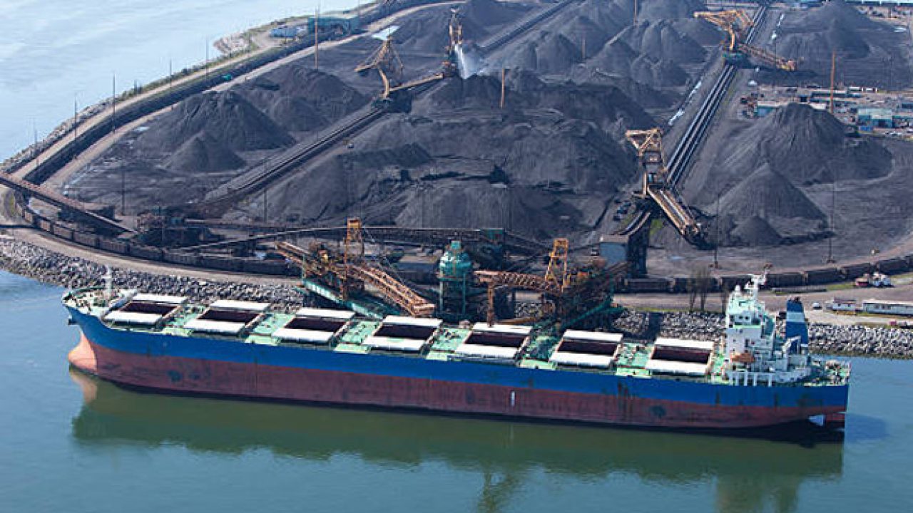India's coal imports drop as domestic production rises