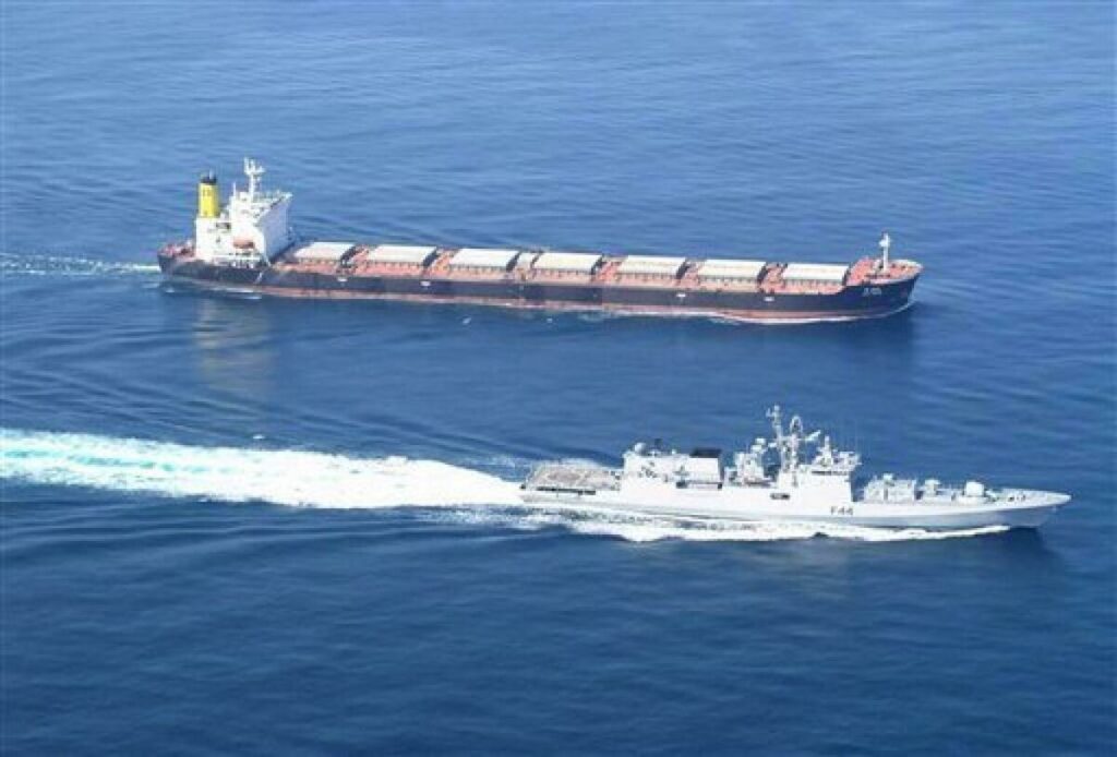 Bravo Indian Navy :  Foiled Pirate Hijacking and Rescued 21 Crew from Ship MV Lila Norfolk