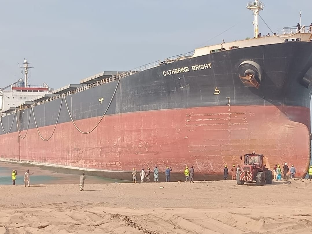 Ship Recycling : Unsafe working condition in Pakistan claims two life
