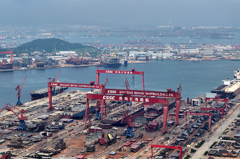 Greek Shipowner Reportedly Seeking Compensation After Exiting Billion-Dollar Boxship Order: Arbitration Battle with Chinese Shipbuilder Yangzijiang