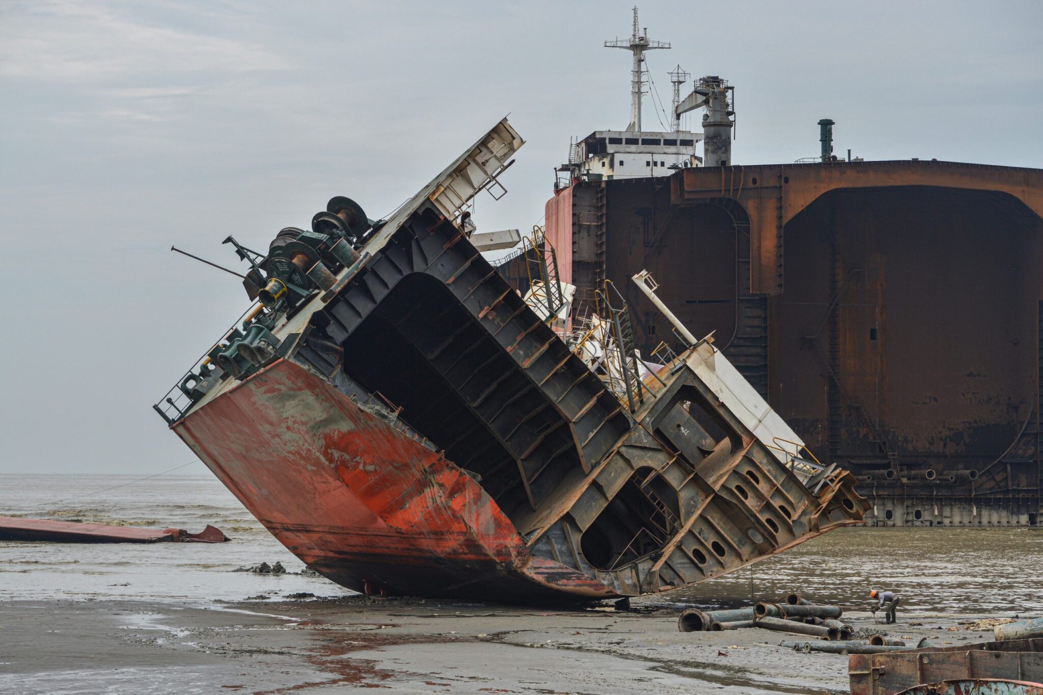 Bangladesh Shipbreaking Industry Faces Historic Decline Amid Global Disruptions