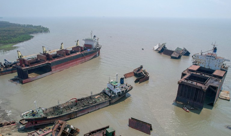 Bangladesh ship breakers expose workers to radiation & hazardous material: Activists